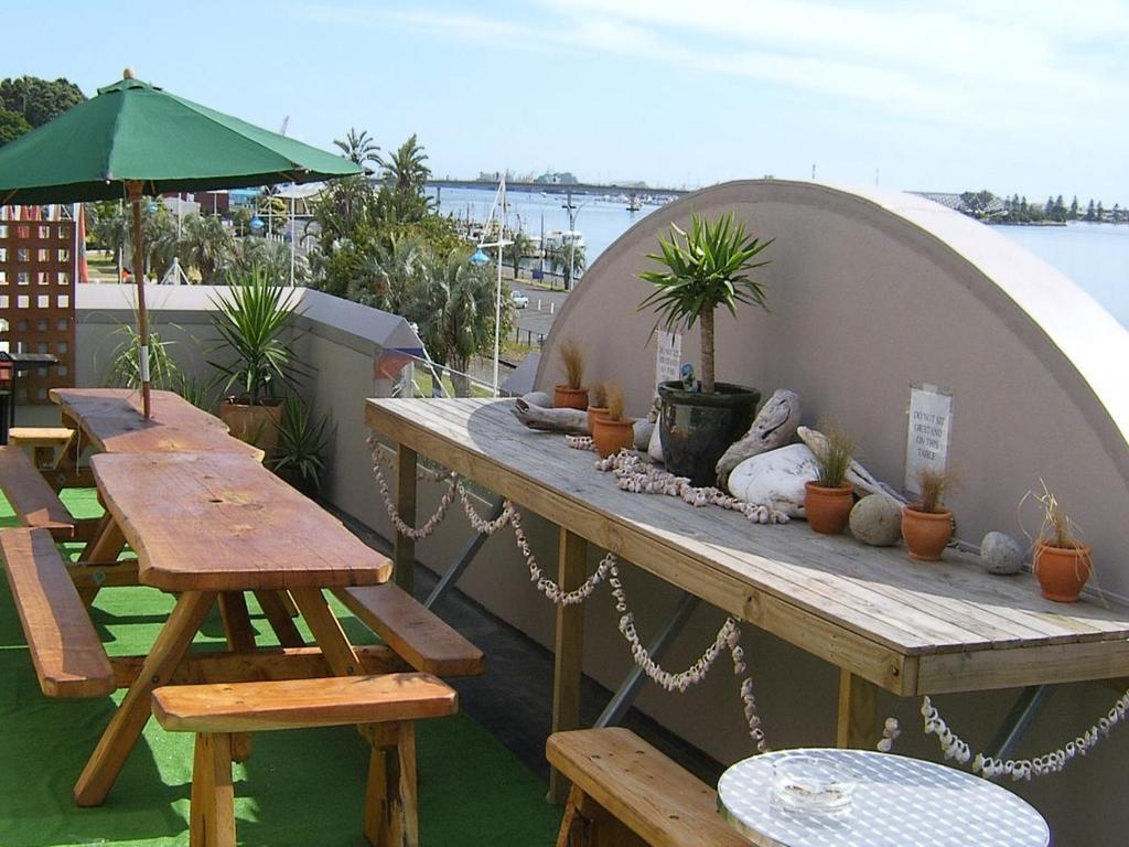 Harbourside City Backpackers Тауранга Екстер'єр фото
